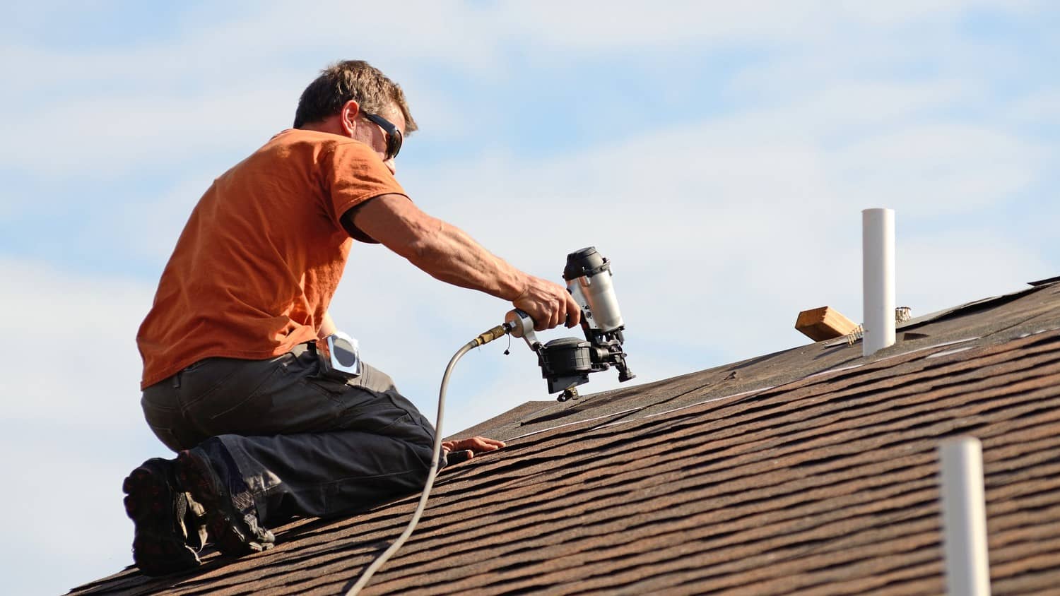 roof cleaning service in Oldham