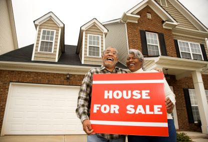 How do you secure the best mortgage rate while selling a home?