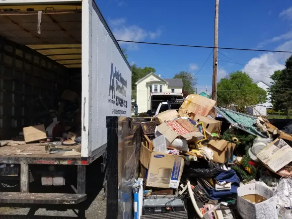 The Benefits of Choosing Professional Junk Removal Services Over DIY